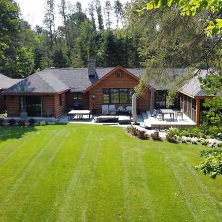Hotel Haliburton Post House Minden Zewnętrze zdjęcie