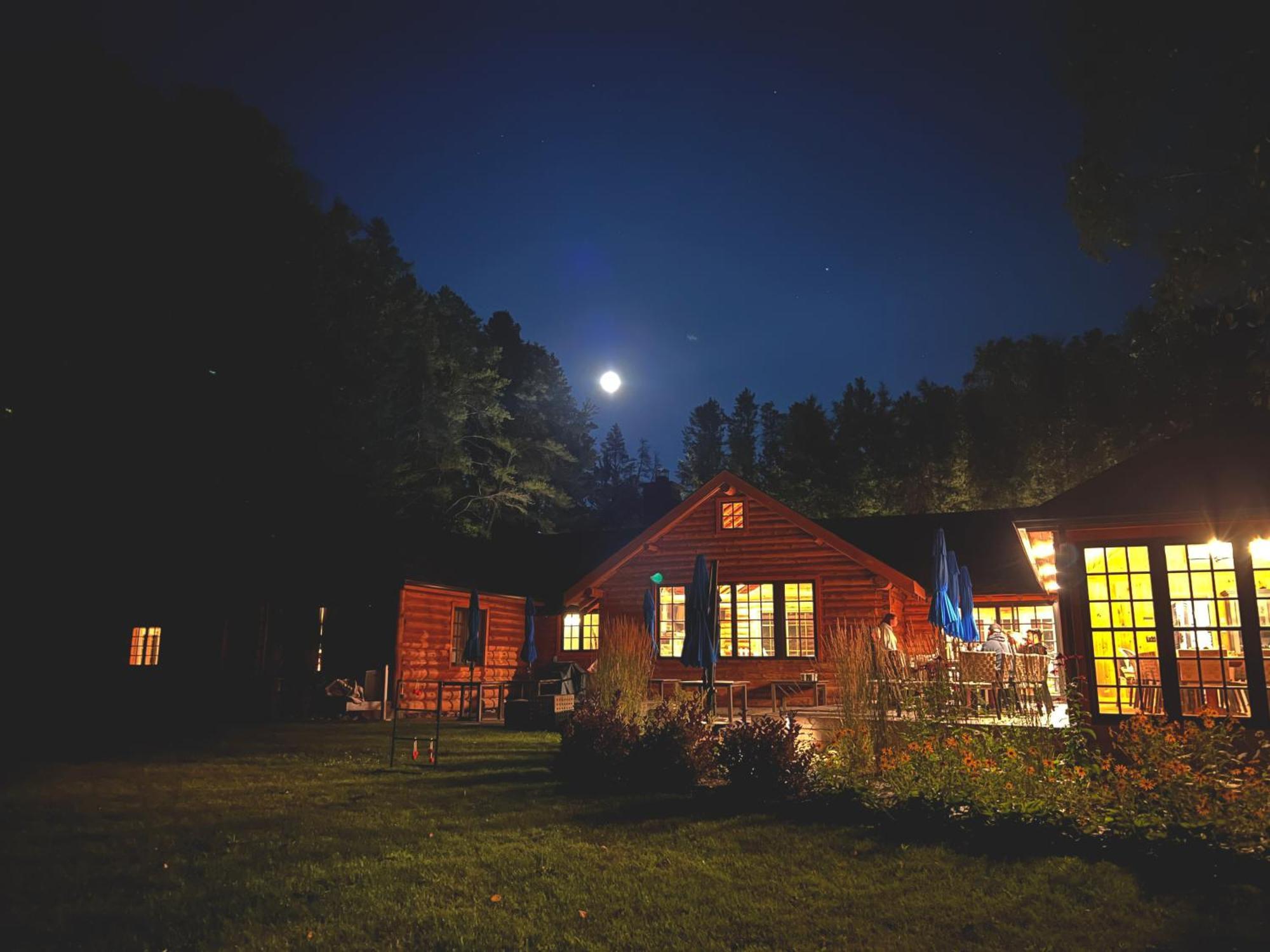 Hotel Haliburton Post House Minden Zewnętrze zdjęcie