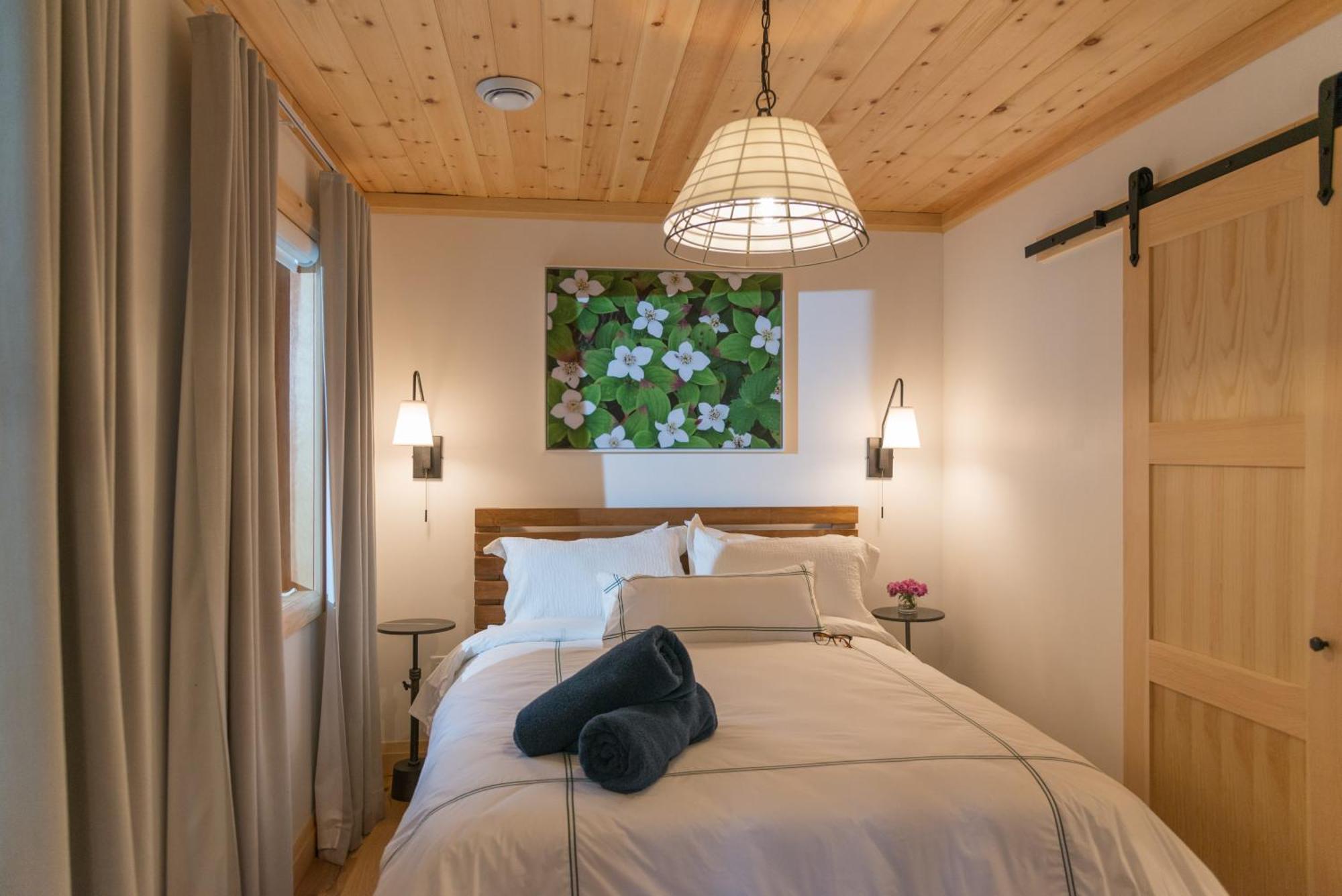 Hotel Haliburton Post House Minden Zewnętrze zdjęcie