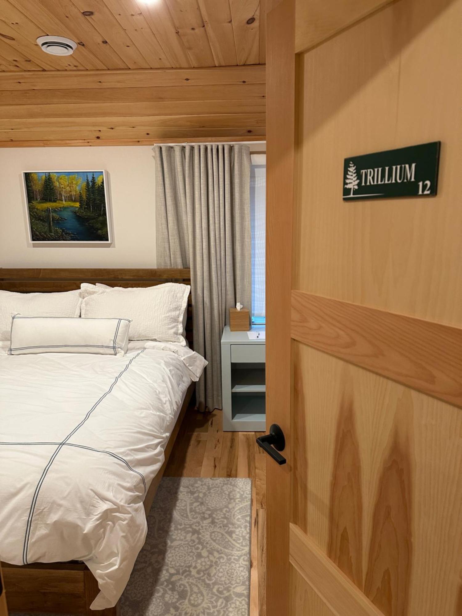 Hotel Haliburton Post House Minden Zewnętrze zdjęcie