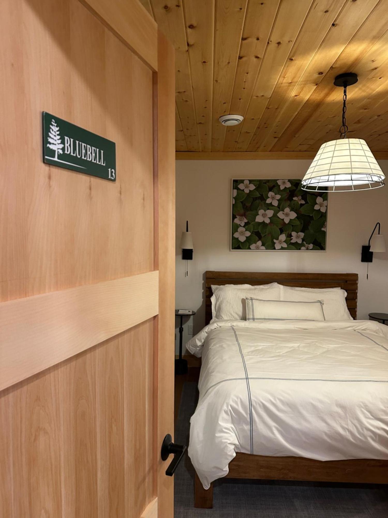 Hotel Haliburton Post House Minden Zewnętrze zdjęcie