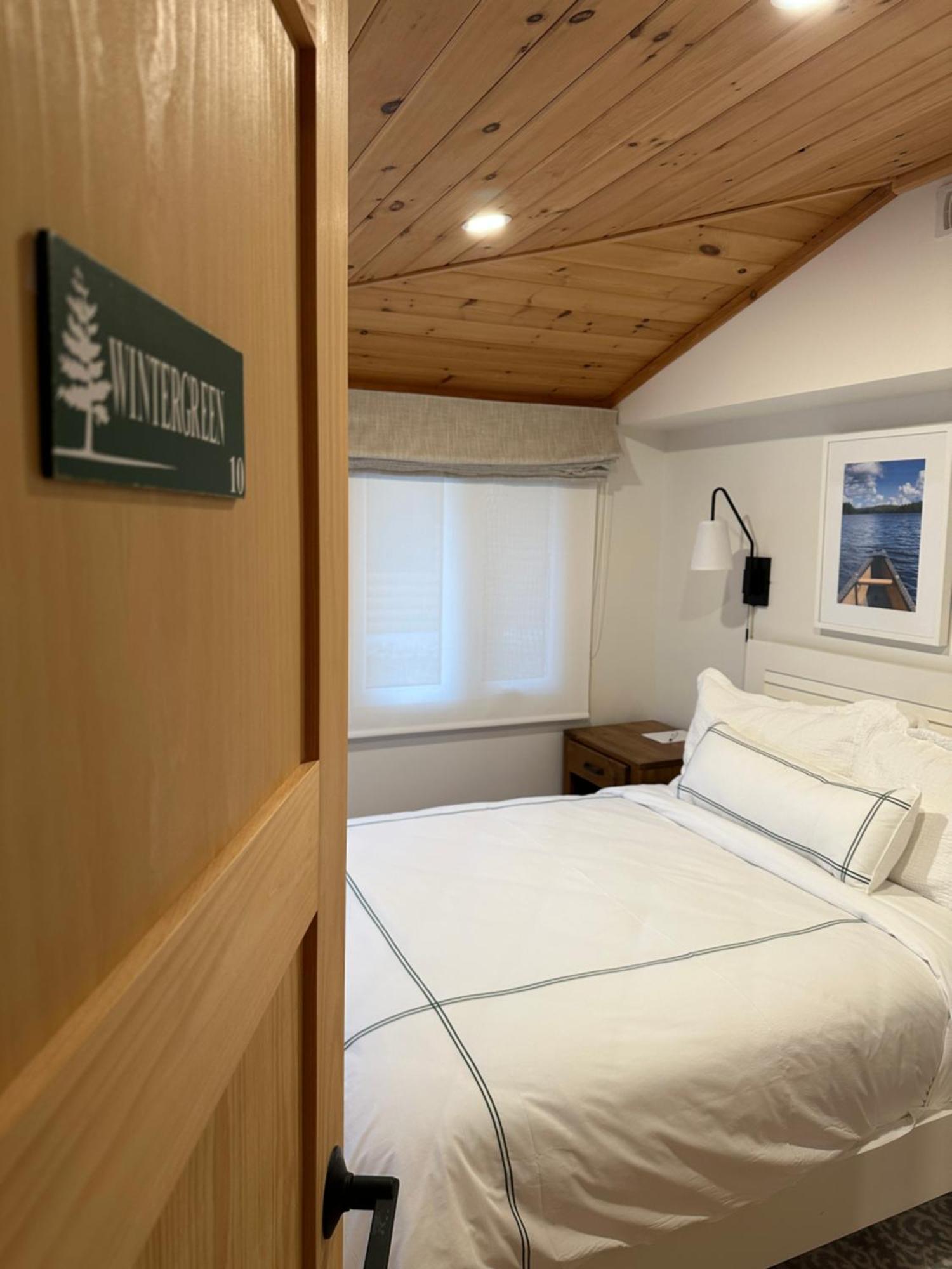 Hotel Haliburton Post House Minden Zewnętrze zdjęcie