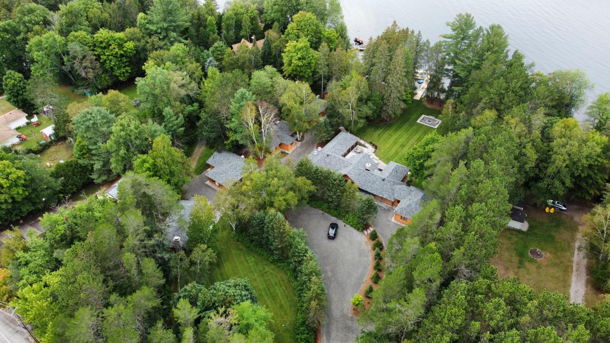 Hotel Haliburton Post House Minden Zewnętrze zdjęcie