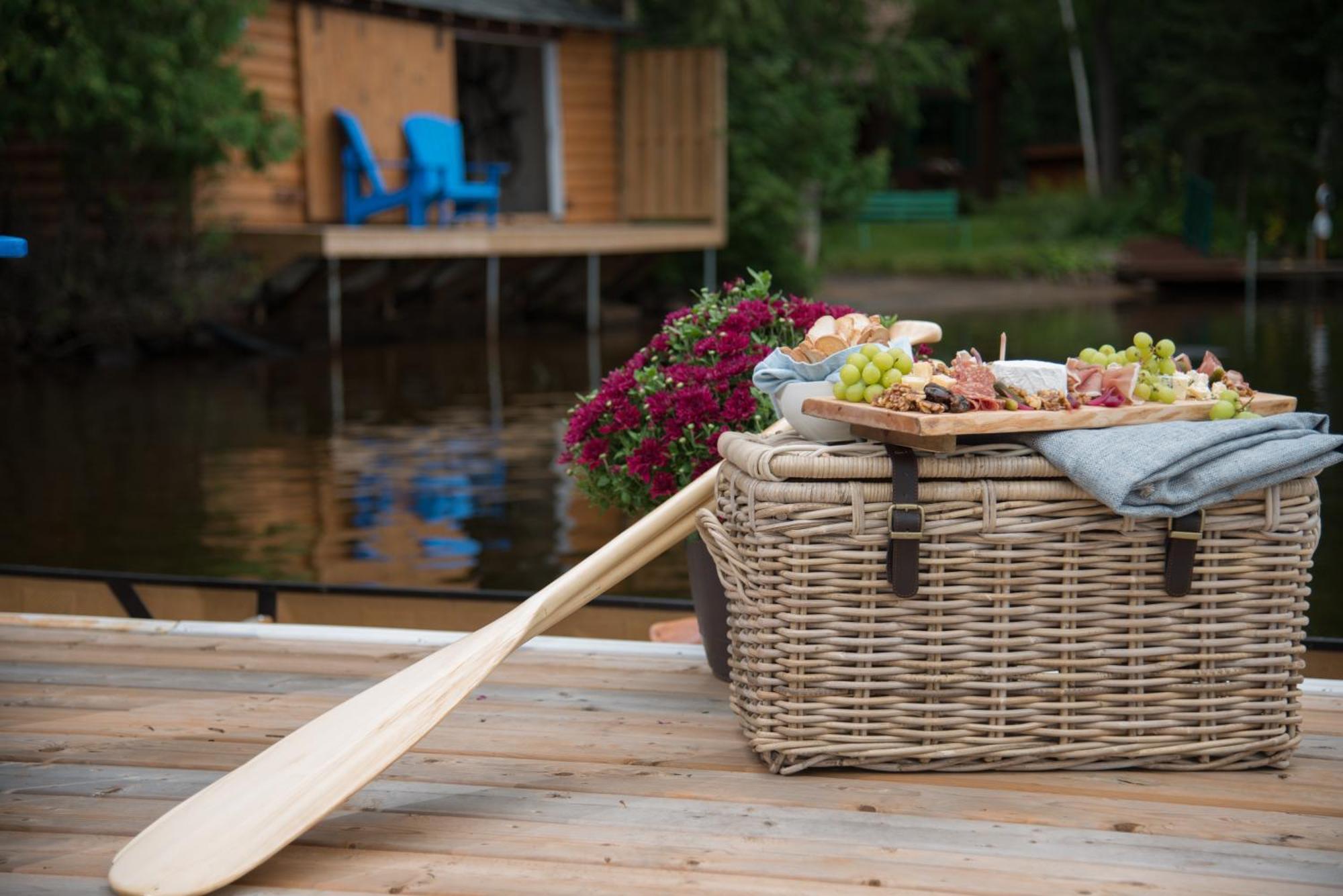 Hotel Haliburton Post House Minden Zewnętrze zdjęcie