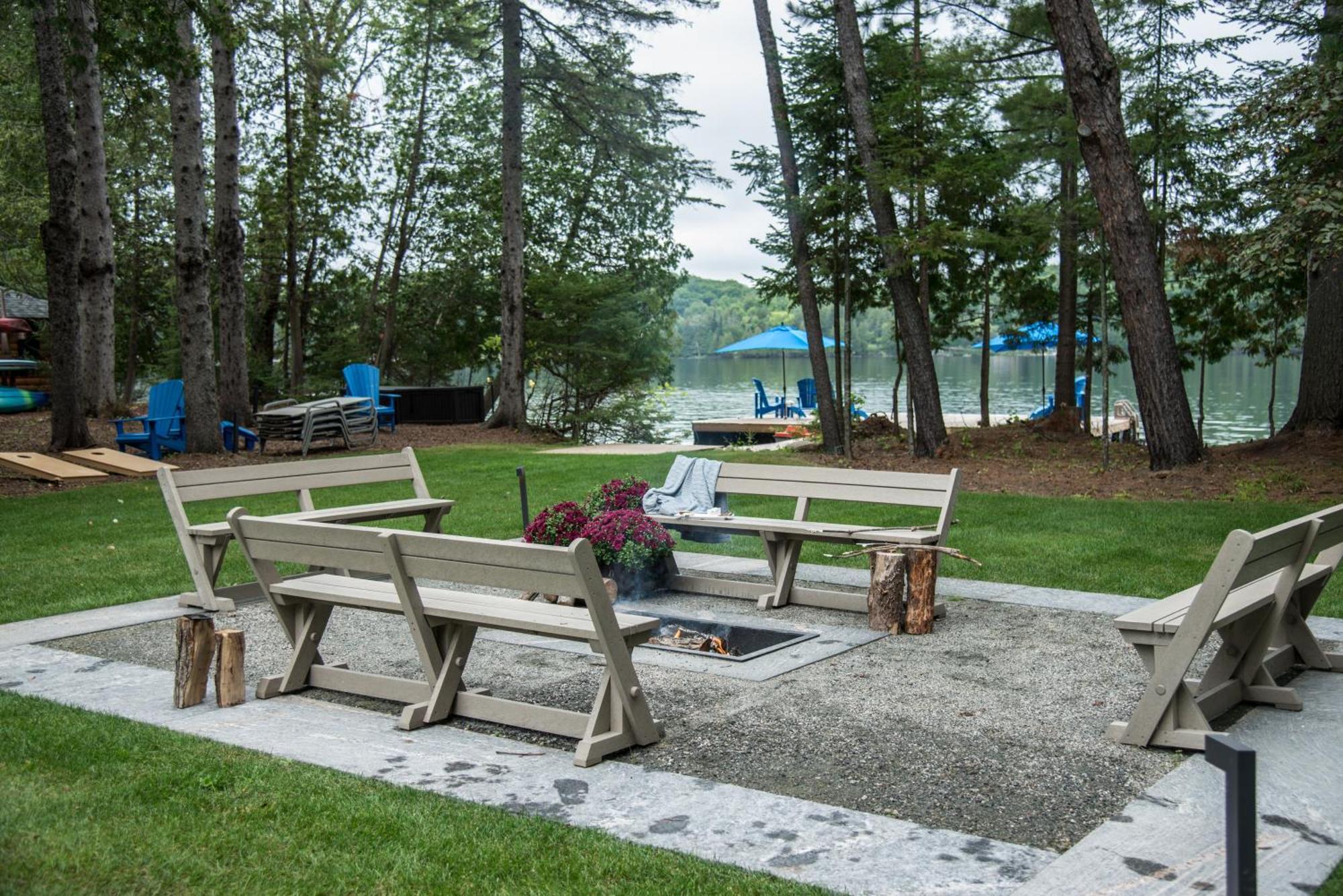 Hotel Haliburton Post House Minden Zewnętrze zdjęcie