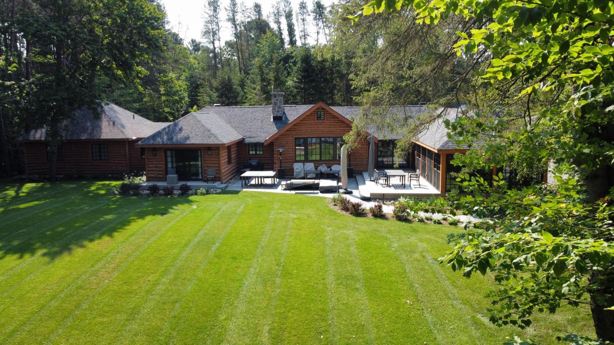 Hotel Haliburton Post House Minden Zewnętrze zdjęcie