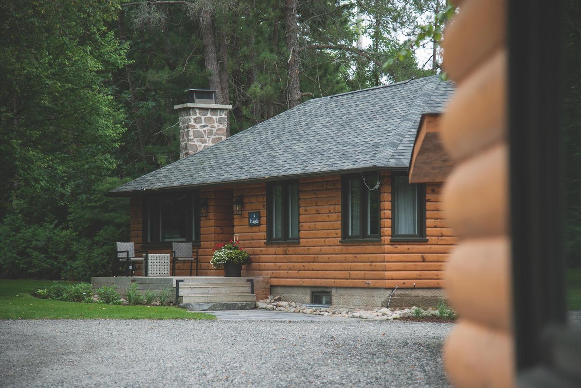 Hotel Haliburton Post House Minden Zewnętrze zdjęcie