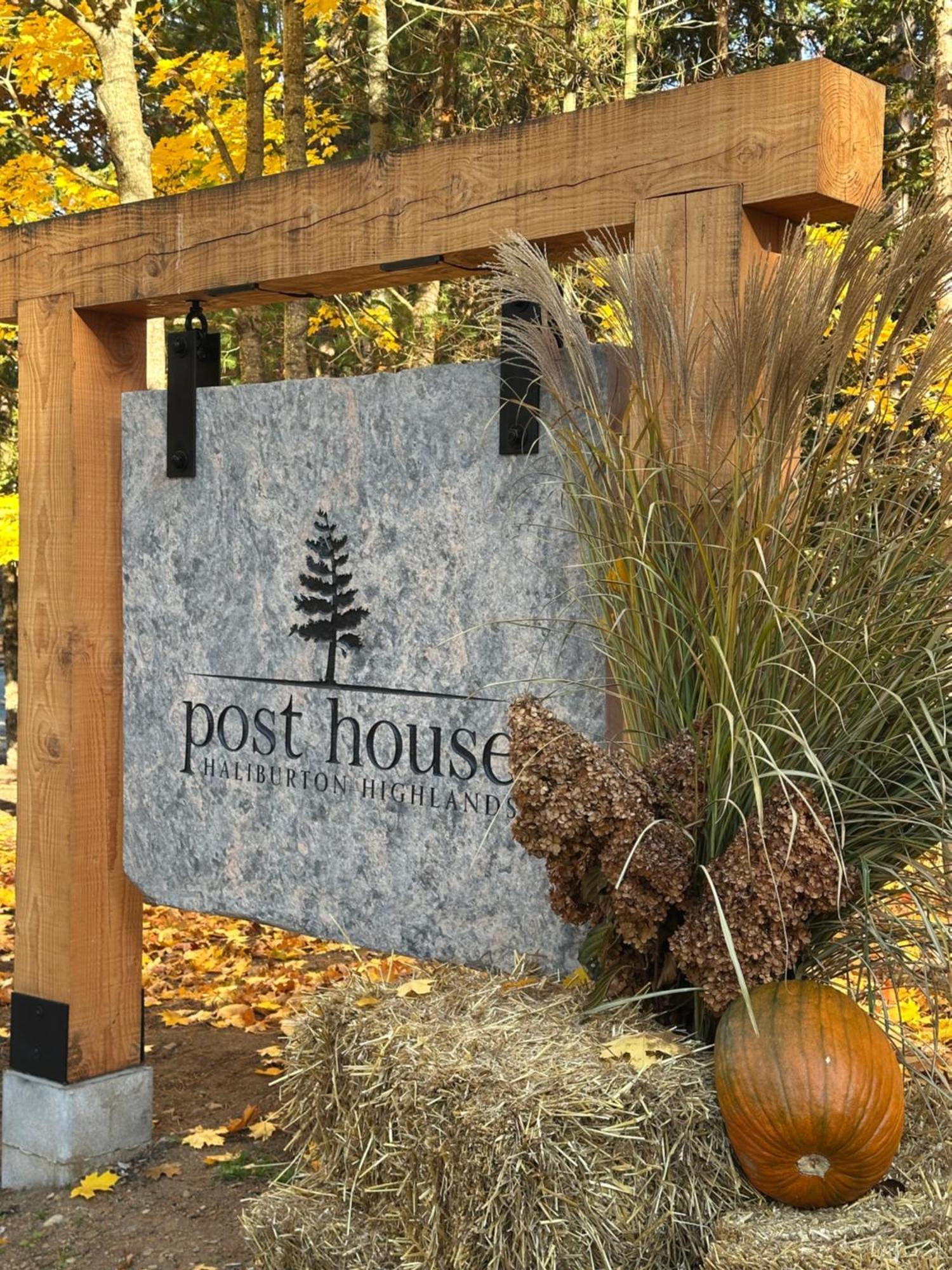 Hotel Haliburton Post House Minden Zewnętrze zdjęcie